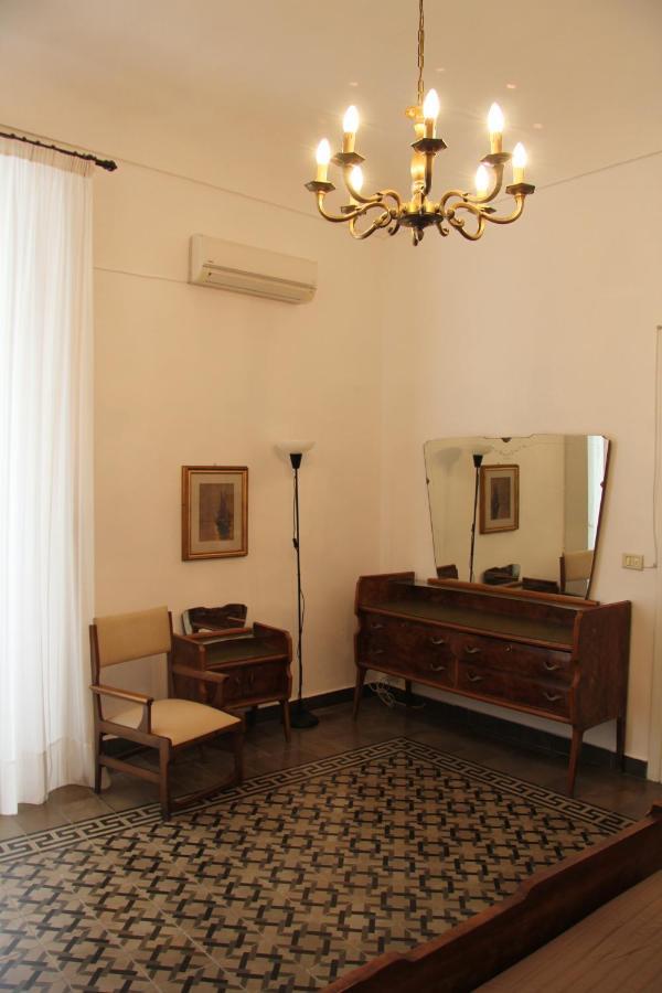 Casa Vacanza Icaros, Ortigia Hictoric Center, 200 Mt From The Beach Συρακούσες Εξωτερικό φωτογραφία