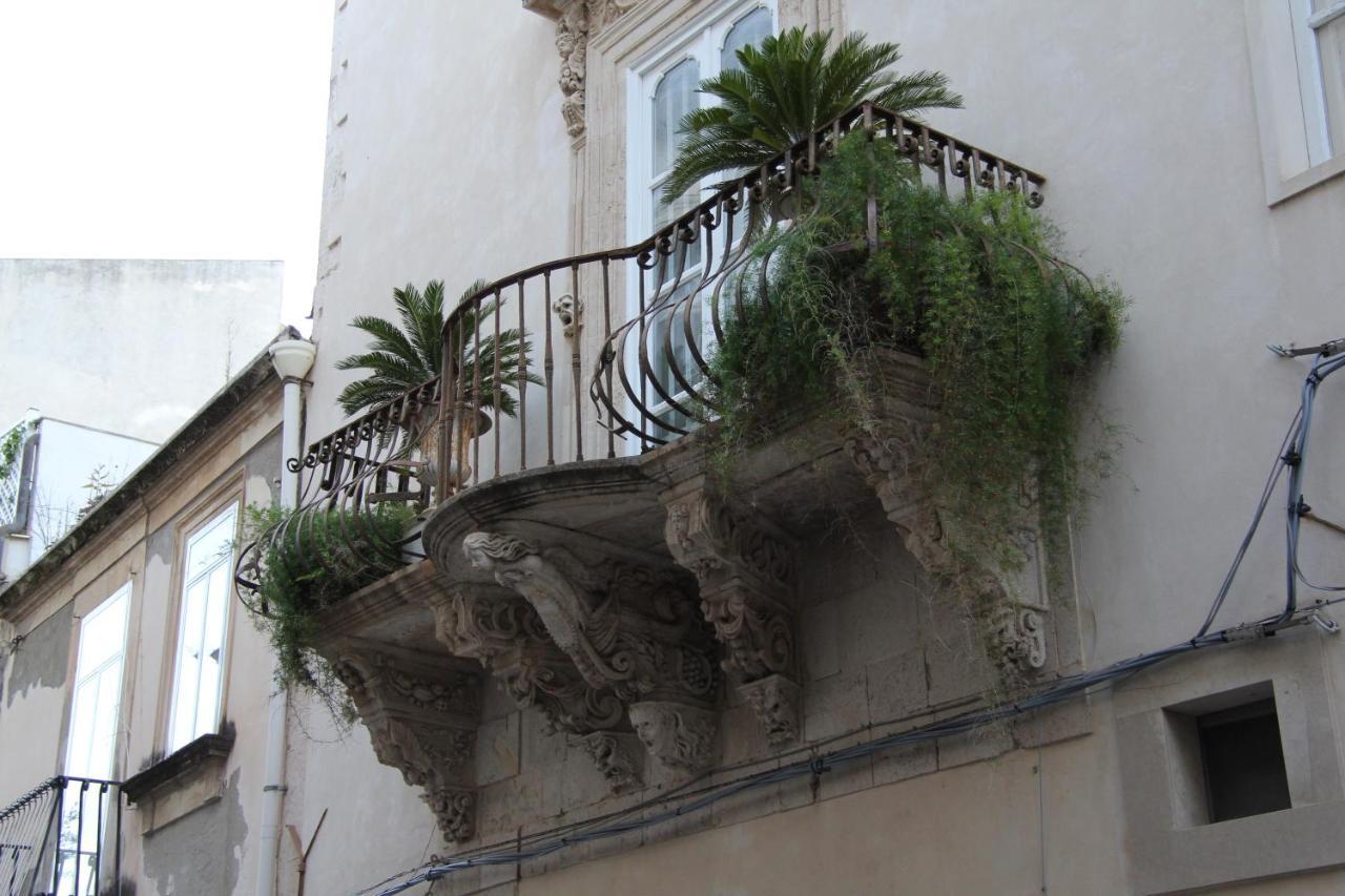 Casa Vacanza Icaros, Ortigia Hictoric Center, 200 Mt From The Beach Συρακούσες Εξωτερικό φωτογραφία