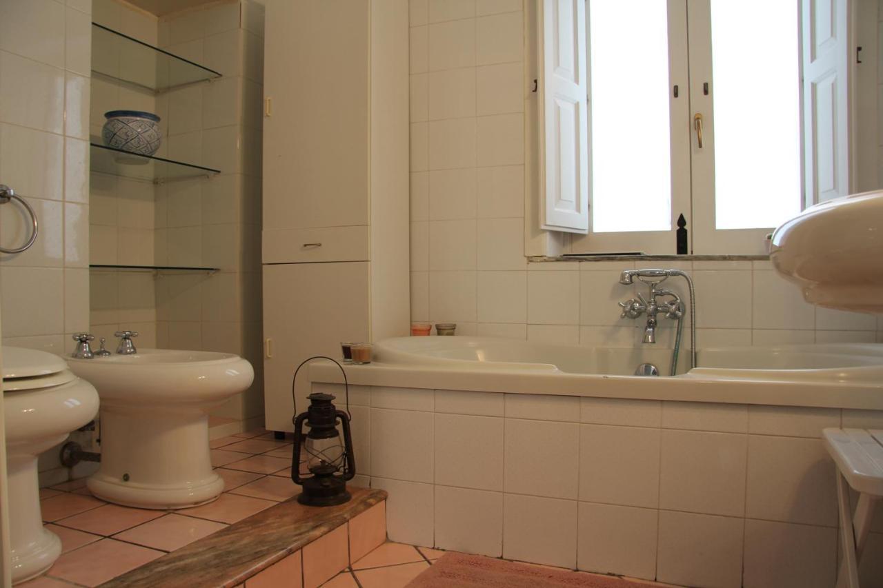 Casa Vacanza Icaros, Ortigia Hictoric Center, 200 Mt From The Beach Συρακούσες Εξωτερικό φωτογραφία