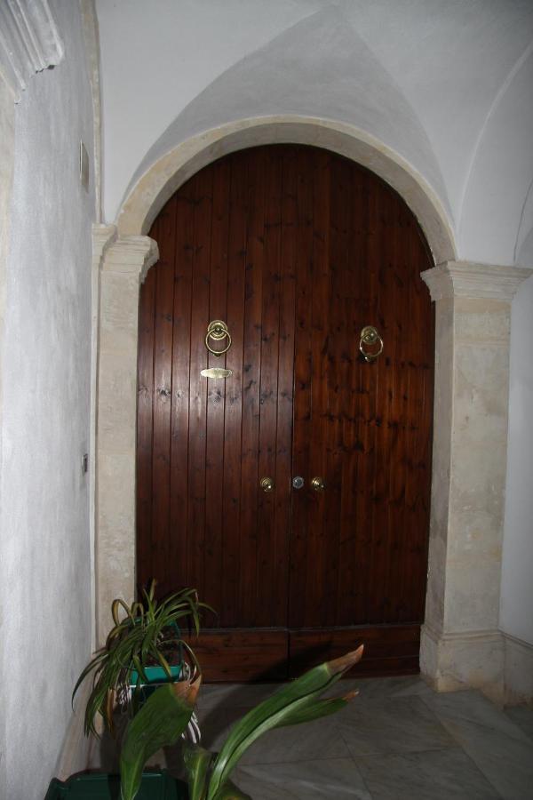 Casa Vacanza Icaros, Ortigia Hictoric Center, 200 Mt From The Beach Συρακούσες Εξωτερικό φωτογραφία