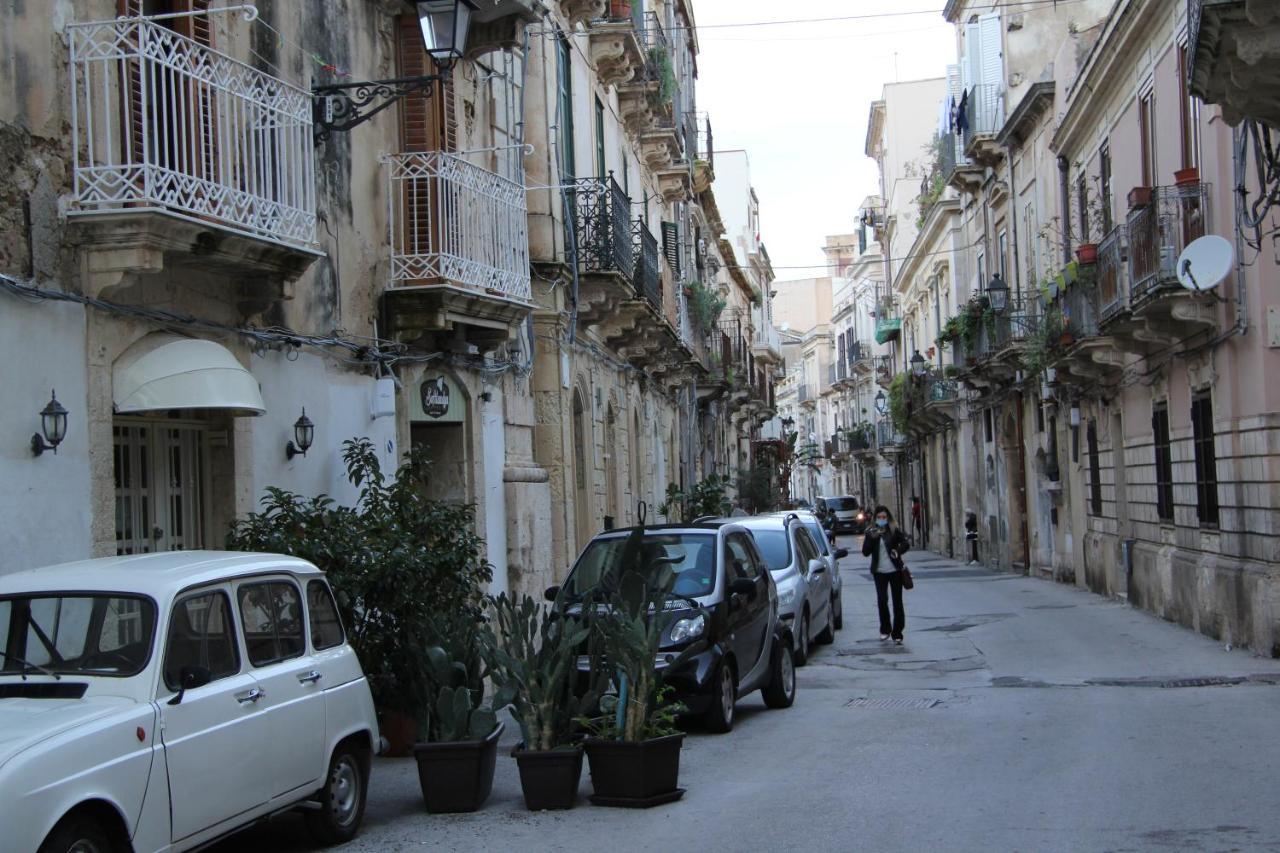 Casa Vacanza Icaros, Ortigia Hictoric Center, 200 Mt From The Beach Συρακούσες Εξωτερικό φωτογραφία